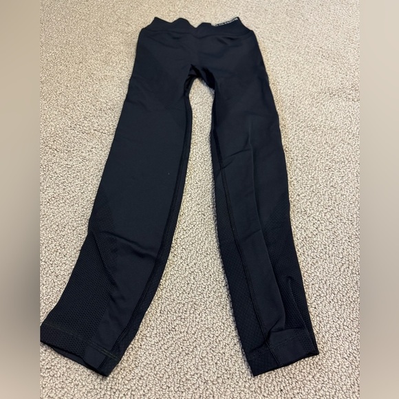 lululemon athletica Pants - LULULEMON SPELLOUT SIZE 2 leggings